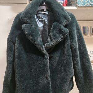 Luxurious Faux Fur Jacket in Deep Green